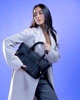 شنطة أرجوان النسائية عملية باللون الأسود