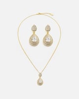 طقم نسائي ساحر بلون ذهبي