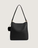 شنطة نسائية بتصميم مميز بلون أسود