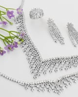طقم نسائي زركون أنيق باللون الفضي