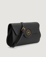 شنطة نسائية بتصميم أنيق بلون أسود