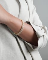 اسوارة نسائية بتصميم فاخر بلون ذهبي