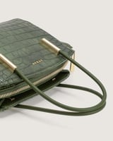 شنطة مزايا النسائية باللون الأخضر