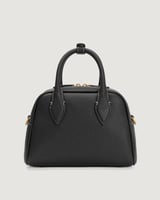 شنطة نسائية بتصميم كلاسيك بلون أسود