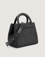 شنطة نسائية من القماش الجينز بلون أسود