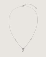 سلسال نسائي بتصميم مميز بلون فضي