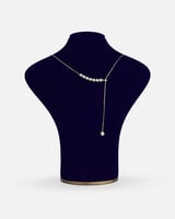 سلسال نسائي باللون الذهبي بتصميم فاخر