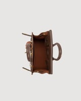 شنطة نسائية بتصميم فاخر بلون بني