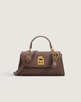 شنطة نسائية بلون بني بحجم متوسط لكل الأوقات