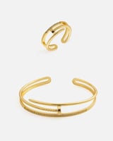 طقم اسوارة وخاتم مميز بلون ذهبي