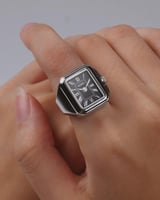 ساعة الخاتم بتصميم مبتكر بلون فضي