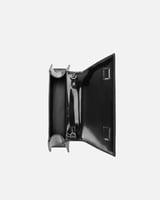 شنطة نسائية بمقاس متوسط للمناسبات بلون أسود