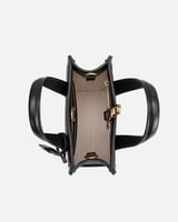 شنطة نسائية بتصميم مميز بلون أسود