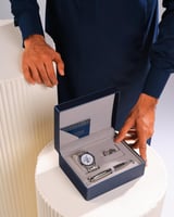 طقم هدية رجالية باللون الفضي