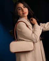 شنطة جود النسائية باللون البيج و البني