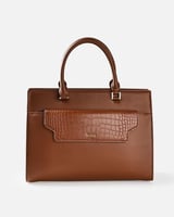 شنطة نسائية بحجم متوسط من الجلد بلون بني