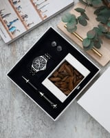 طقم هدية رجالي يعكس الذوق الأنيق