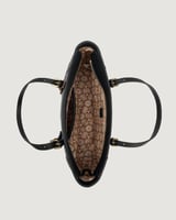 شنطة نسائية بتصميم عملي بلون أسود