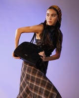 شنطة تالة النسائية مخمل بلون أسود