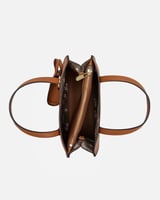 شنطة نسائية بتصميم راقي بلون بني