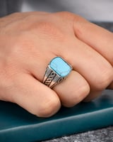 خاتم فضة رجالي راقي بحجر بلون فيروزي
