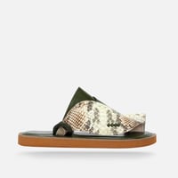 حذاء شرقي رجالي باللون الأخضر الداكن