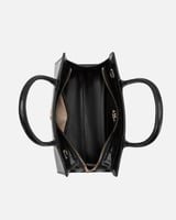 ‎ شنطة نسائية كلاسيك بلون أسود