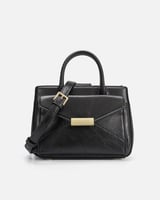 شنطة نسائية من الجلد بلون أسود