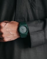 ساعة رجالية بسير كاربون بلون أخضر