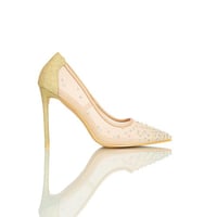 جزمة نسائي بتصميم عصرى من seera