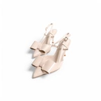 جزمة كعب عالي – جزمة نسائية أنيقة بتصميم كعب عالي...