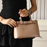 شنطة يد – كاجوال أنيقة وعملية من متجر سيرة (seera)