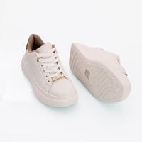 جزمة رياضية بيضاء – جزمة سبورت أنيقة بتصميم بيضاء...