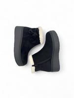 ربع بوت نسائي – بوت نسائي أنيق بتصميم دافئ مع رباط...