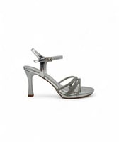 صندل نسائي كعب طويل