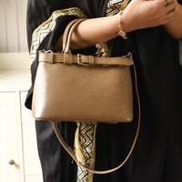 شنطة يد – كاجوال أنيقة وعملية من متجر سيرة (seera)