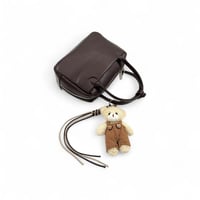 شنطة نسائي كاجول سوداء بتصميم عملي مع قفل معدني