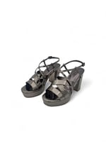 صندل نسائي كعب عريض