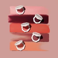 فنتي بيوتي - أحمر خدود كريمي تشيكس أوت فري ستايل p...