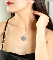 بكج 2 قلادة نحت دائرية ذهبي/فضي