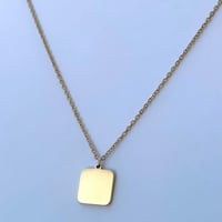 قلادة أوبيرلا مربع (ذهبي)