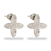 حلق نسائي جميل وهادئ