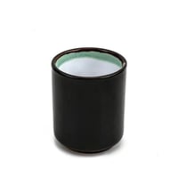 كوب فخار أسود مجوف بالأبيض حجم متوسط