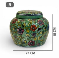 علبة مشجرة أخضر