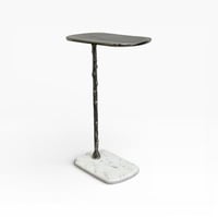 طاولة المونيوم