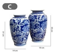 فازة خزف صيني بنقشة ورود زرقاء