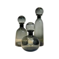 فازة زجاج أسود شفاف