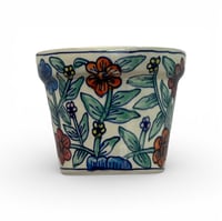 فازة خزف أبيض