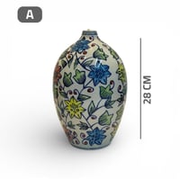 فازة أبيض مشجرة