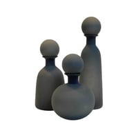 فازة زجاج رمادي ثلجي